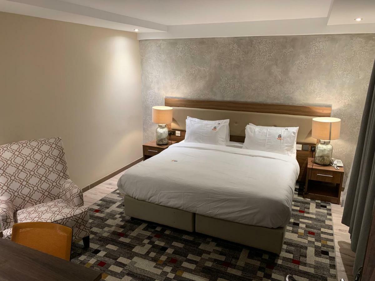 Taidy'S Suites - Накуру Экстерьер фото