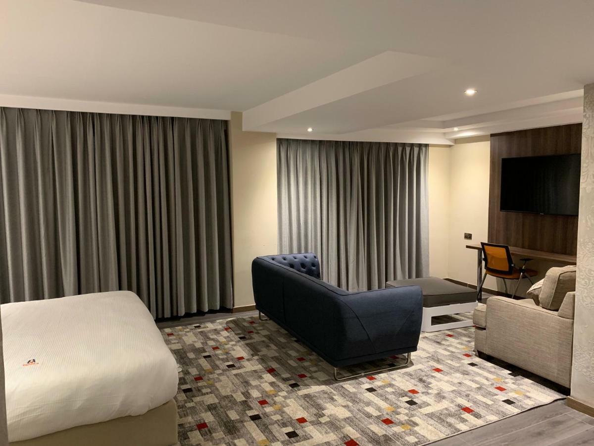 Taidy'S Suites - Накуру Экстерьер фото