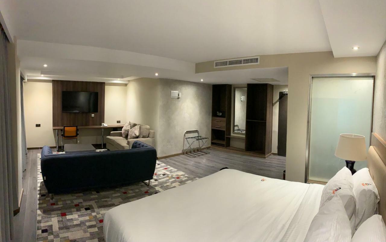 Taidy'S Suites - Накуру Экстерьер фото