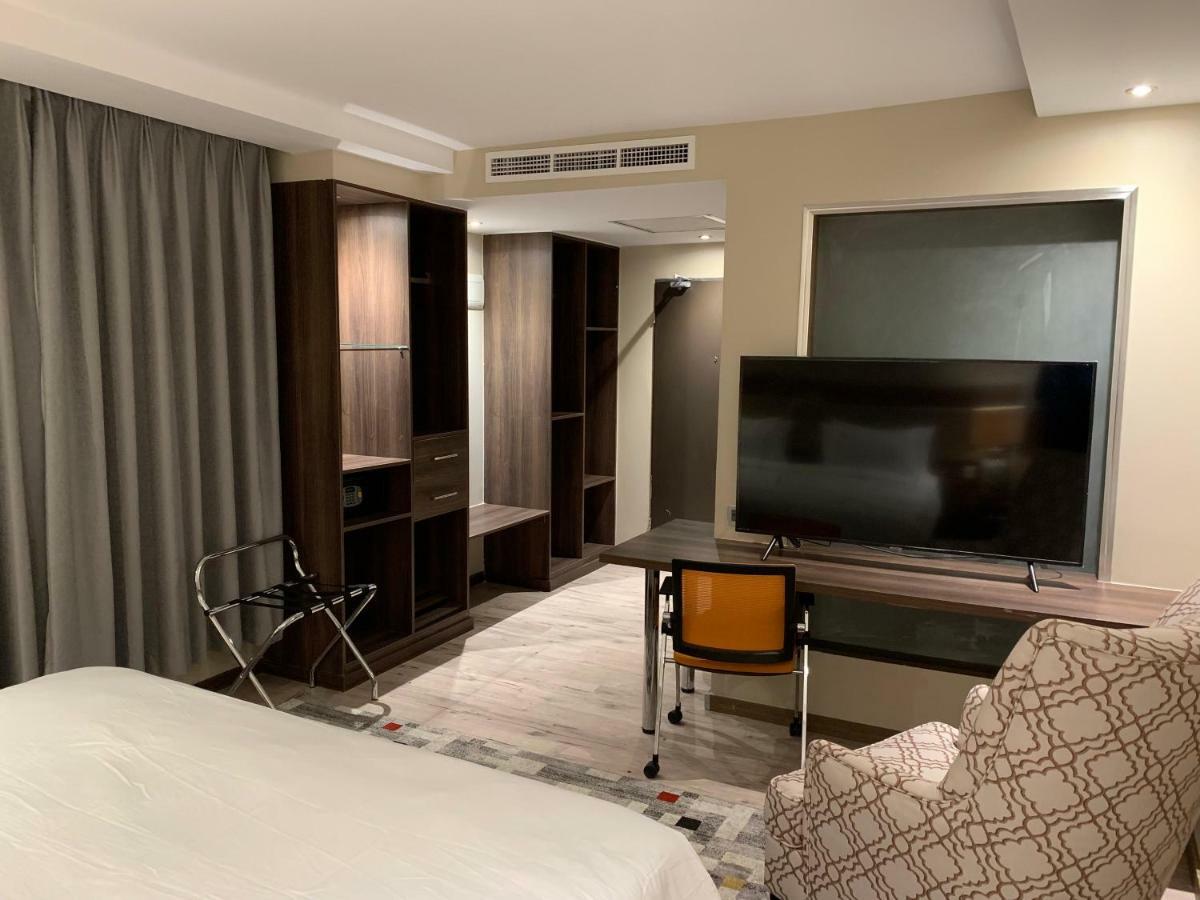 Taidy'S Suites - Накуру Экстерьер фото